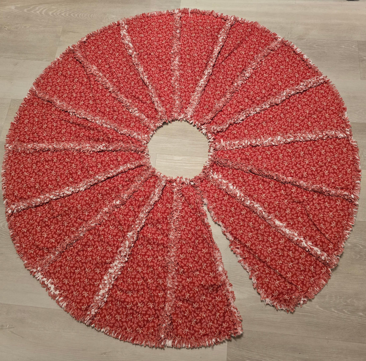 Christmas Tree Skirt-Red.