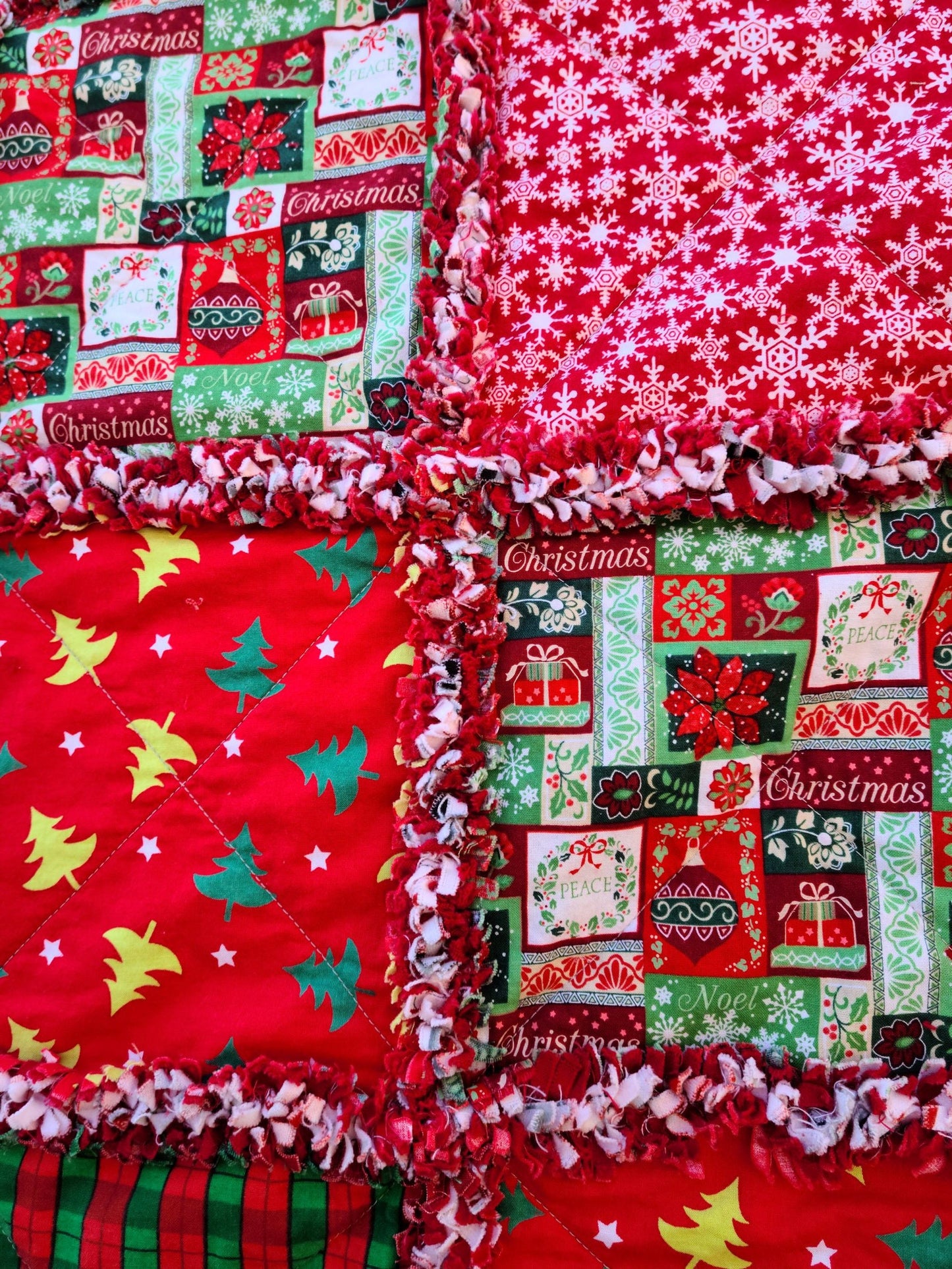 Christmas Rag Quilt Throw