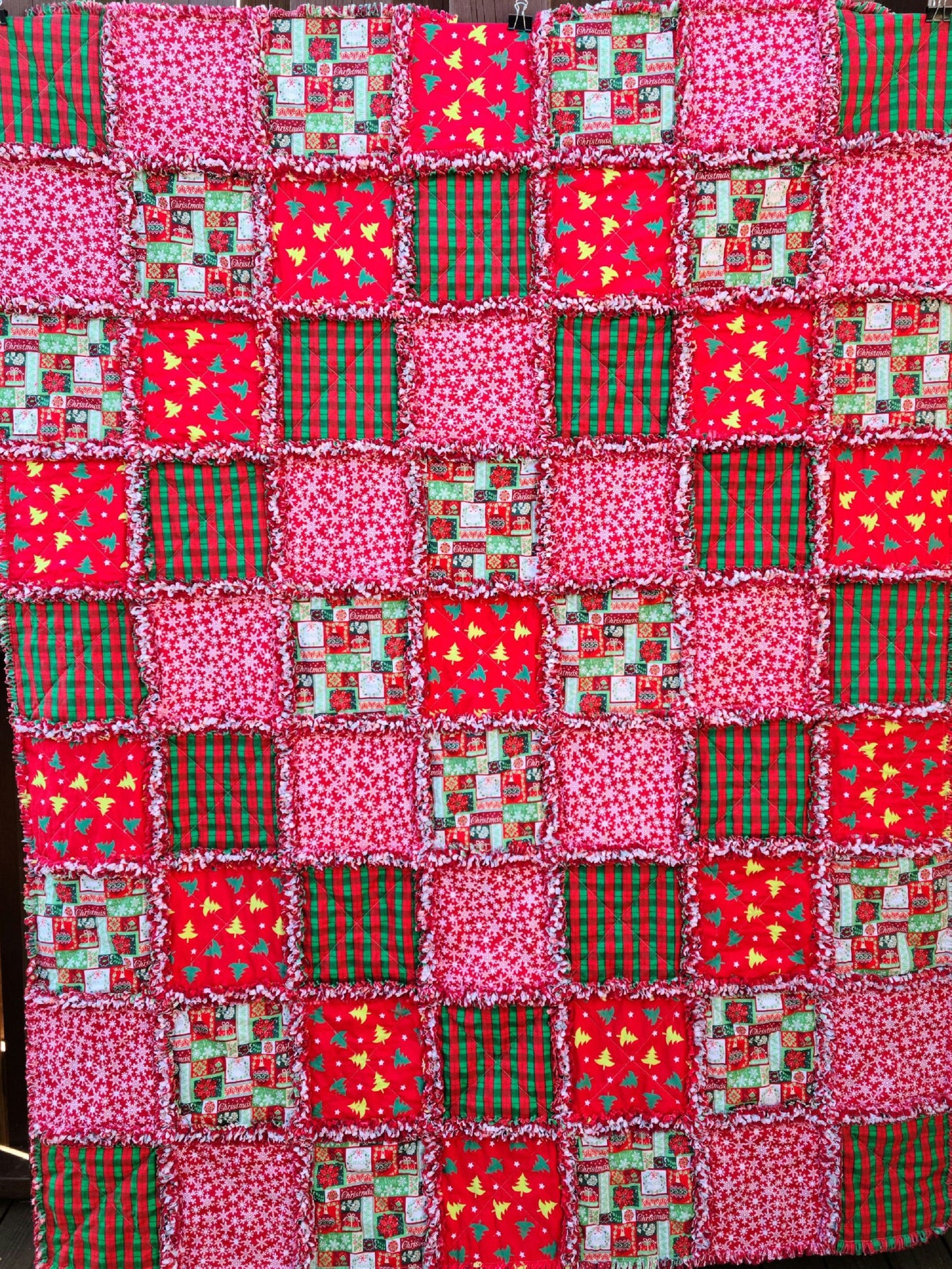 Christmas Rag Quilt Throw