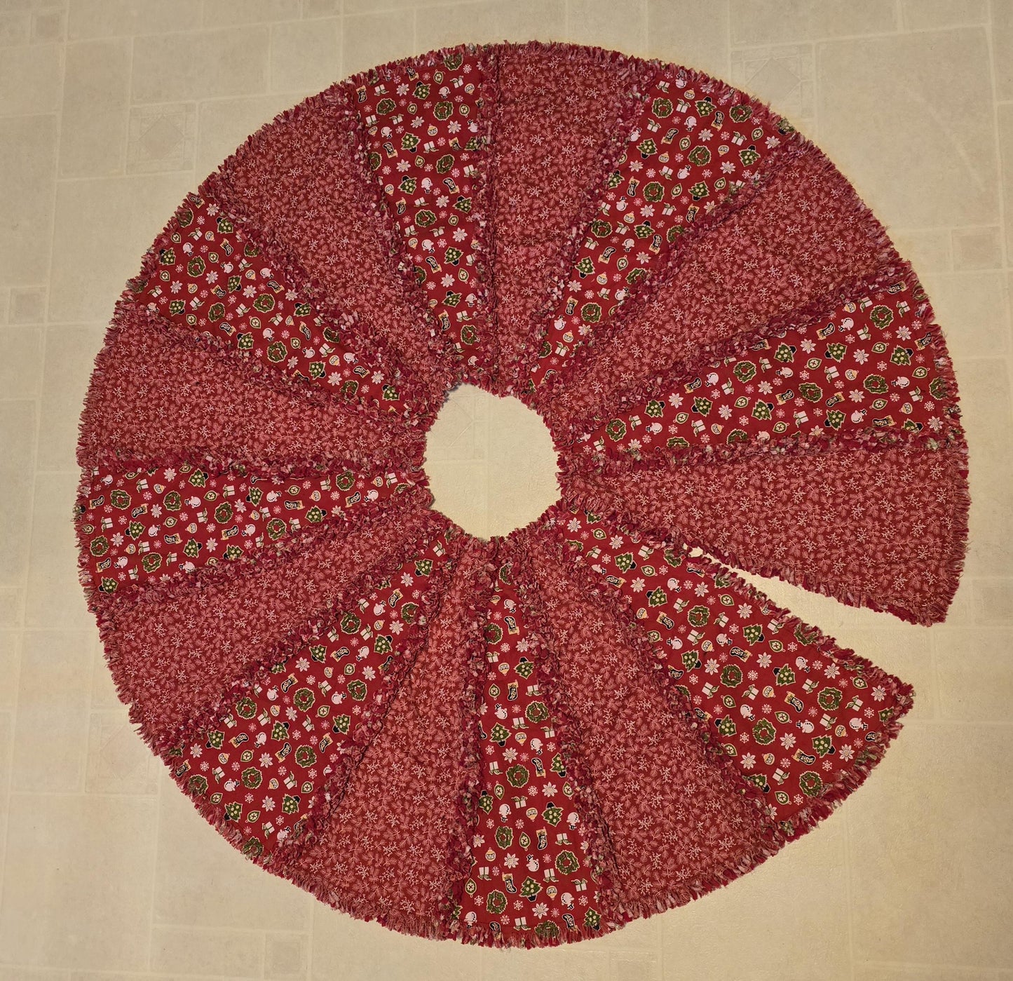 Handmade Rag Quilt Christmas Tree Skirt: Flannel & Cotton, 44-48 in