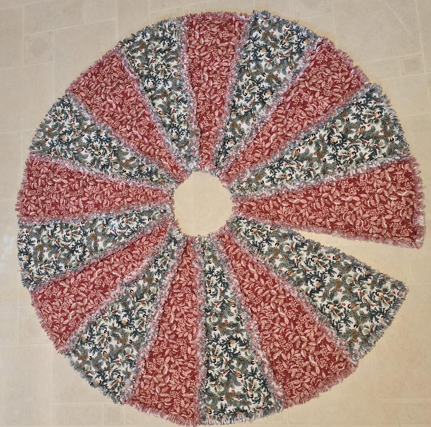 Handmade Rag Quilt Christmas Tree Skirt: Flannel & Cotton, 44-48 in